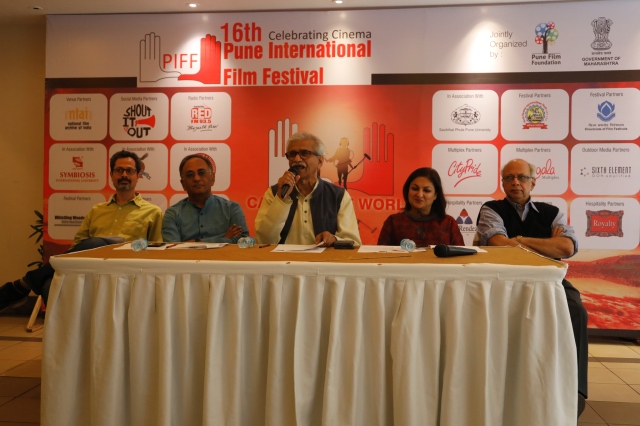 (R-L) Abhijeet Ranadive, Ravi Gupta, Dr. Jabbar Patel, Sabina Sanghavi and Satish Alekar at PIFF Press Conference.JPG